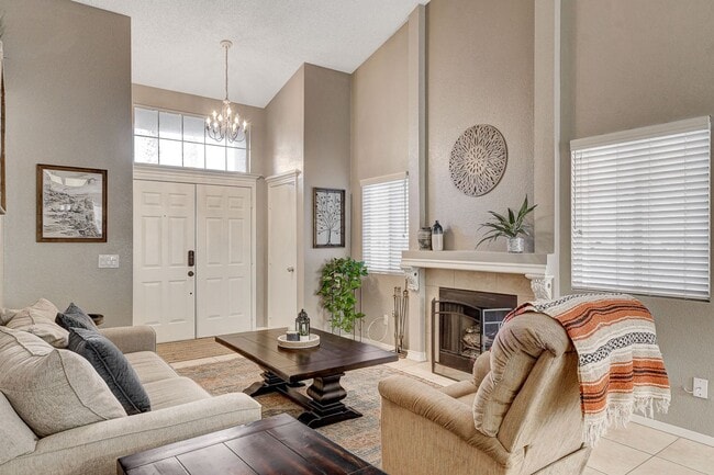 Building Photo - Fully Furnished 1-Story Home for Rent in t...