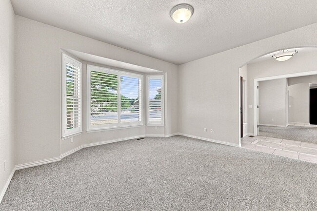Building Photo - $3,195.95, 6 bed, 4 bath located in Colorado Springs