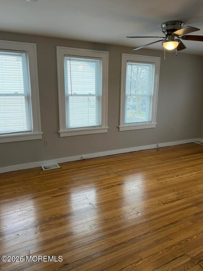 Building Photo - 50 John St