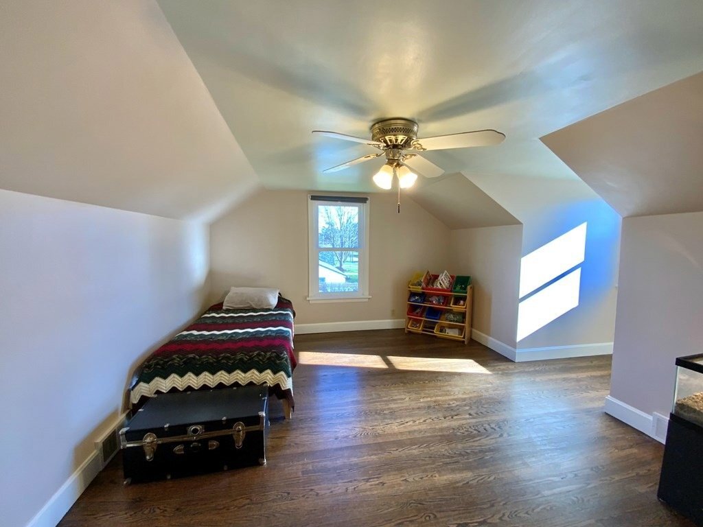 Building Photo - 1194 Woodland Rd