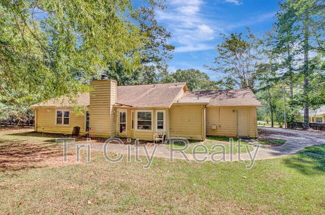 Building Photo - 110 Deer Chase