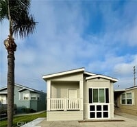 Building Photo - 2627 E La Palma Ave