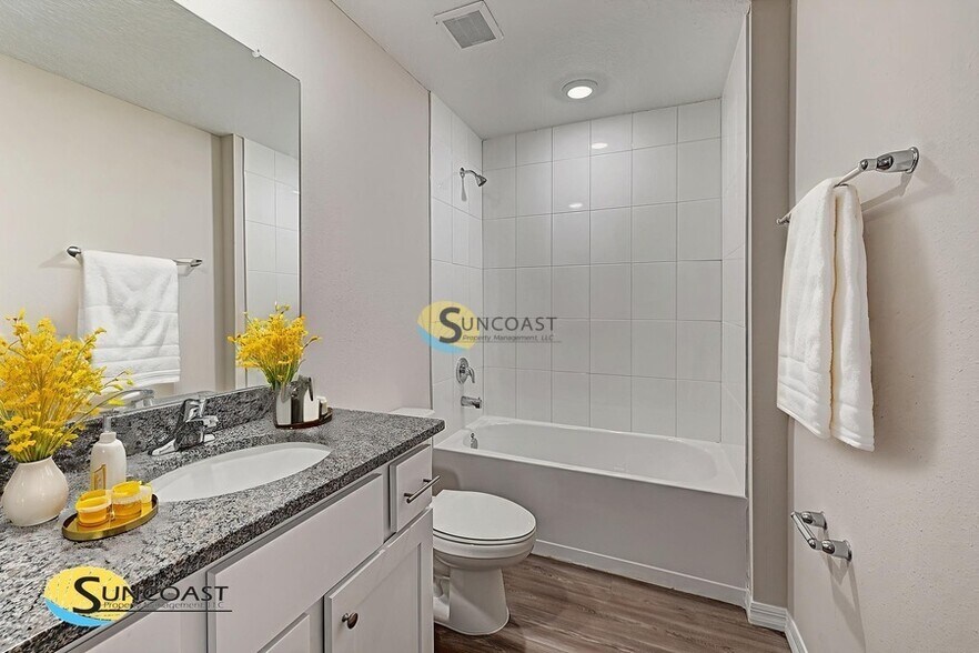 Building Photo - 9532 Hood Rd