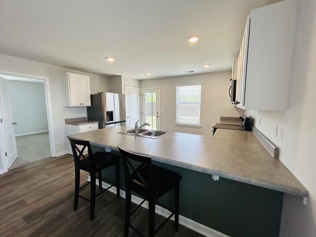 Building Photo - 2157 Grande Palms Trl