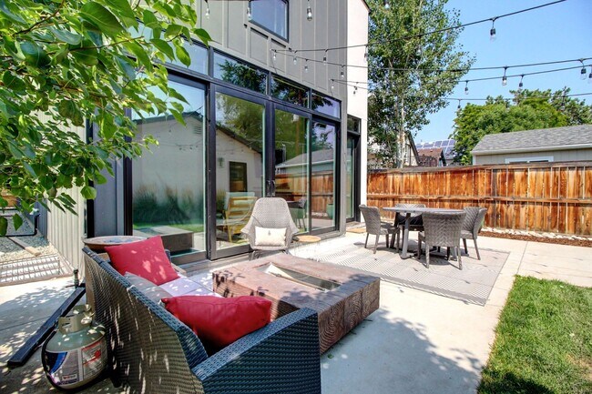 Building Photo - Luxury Living in the heart of Platte Park, 5bds, 4bas - Custom Finishes around every corner