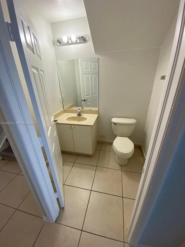 Building Photo - 4947 SW 135th Way