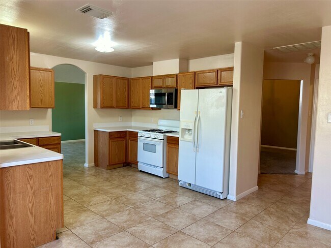 Building Photo - 19718 River Pointe Ln