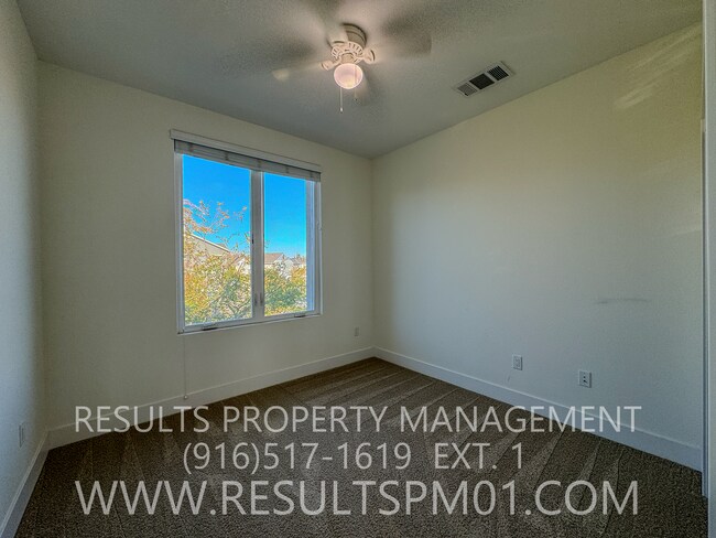 Building Photo - Beautiful 4 Bedroom Home in McKinley Villa...