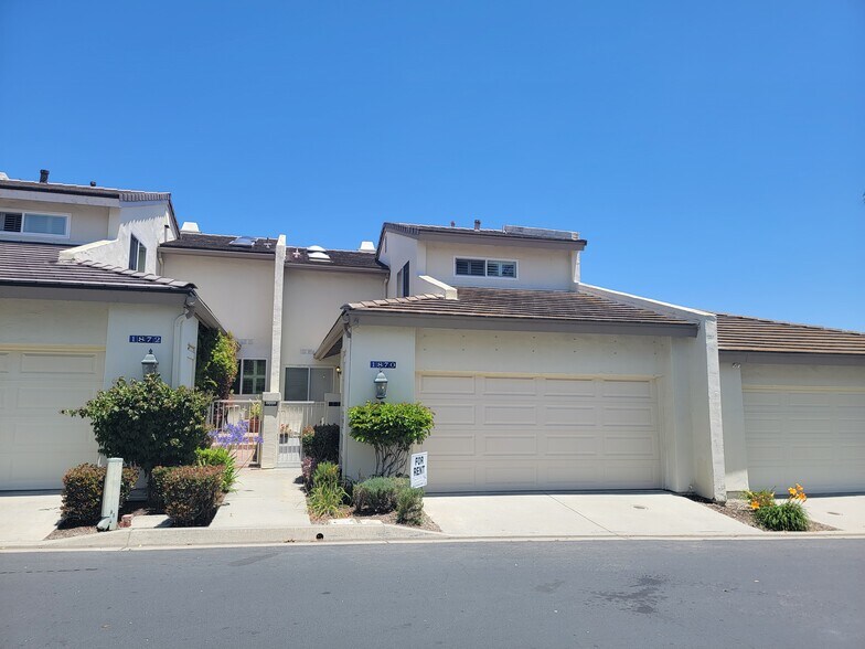 Front - 1870 Outrigger Ln