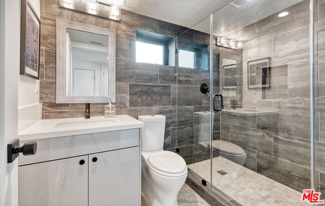 Building Photo - 5317 Pacific Ave