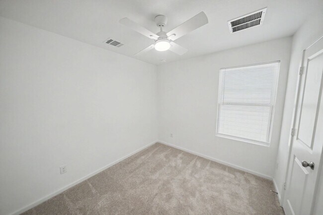 Building Photo - Gorgeous Open-Concept Home Near Randolph AFB - Realtor Commission: $500