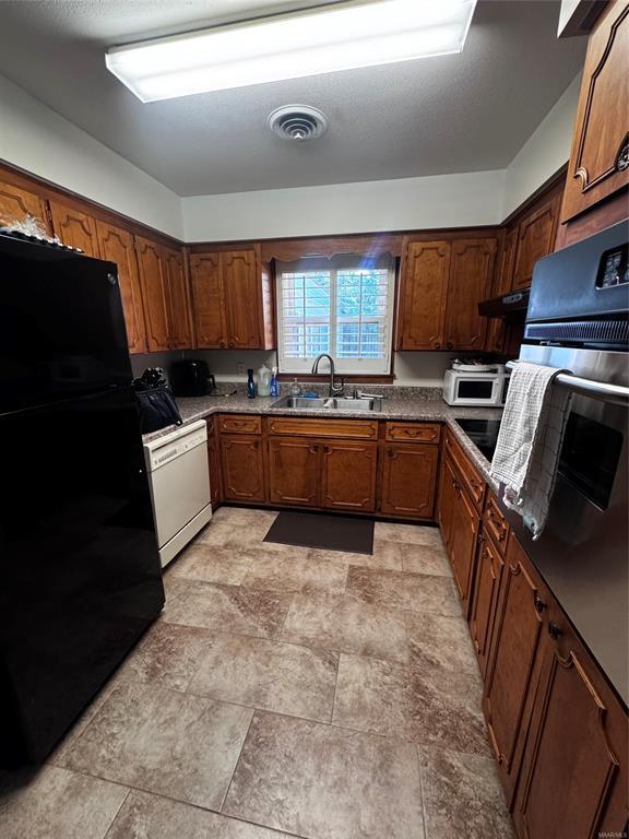 Building Photo - 68 Ranch Dr