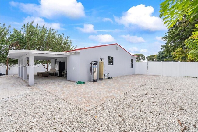 Building Photo - 1815 N 27th Ave