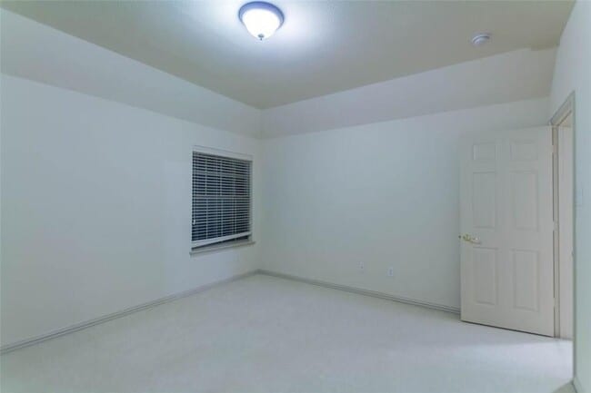 Building Photo - 5717 Sweetbriar Dr