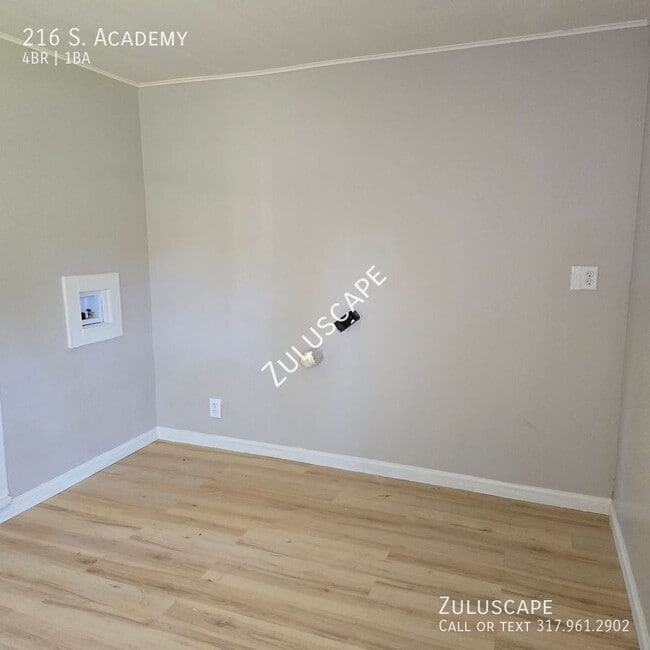 Building Photo - HALF OFF FIRST MONTH RENT....216 S. Academ...