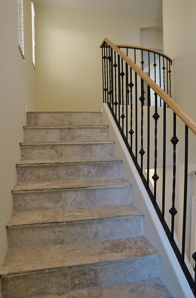 Building Photo - 1816 Pintura Cir W