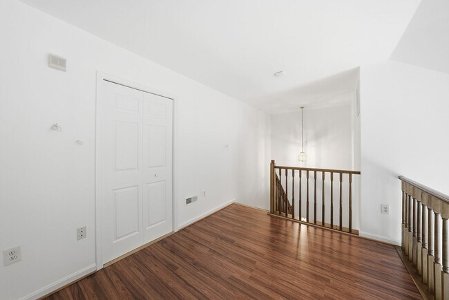 Building Photo - 46733 Woodmint Terrace