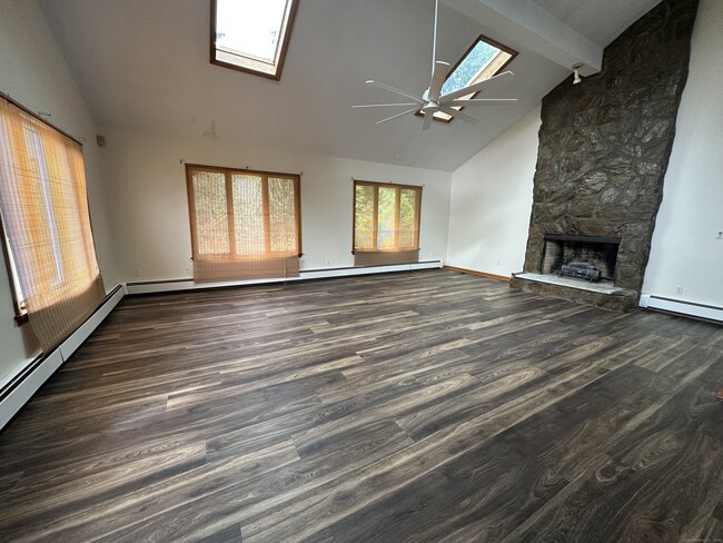 Building Photo - 91 Bailey Ln
