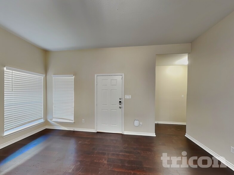 Building Photo - 214 Bob White Dr