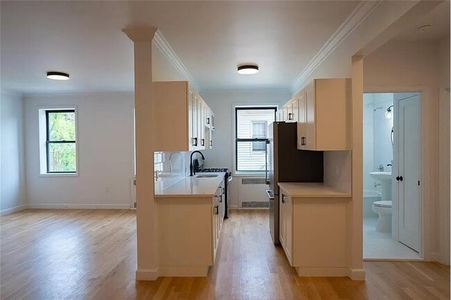 Building Photo - 811 Cortelyou Rd