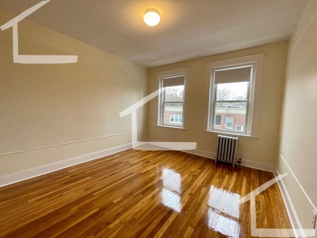 Building Photo - No Brokers Fee, No Security Deposit, Heat, Hot Water Included, Laundry on a Site