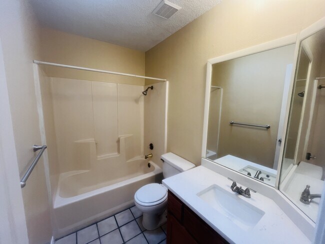 Building Photo - 1305 SW 96th St