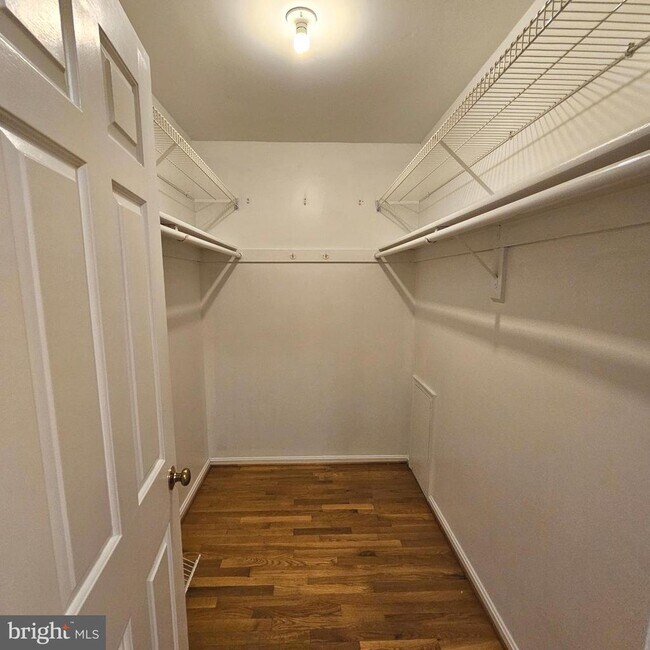 Building Photo - 6004 Station View Ct