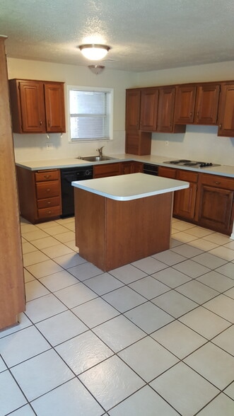 Building Photo - 2817 Orlando Rd