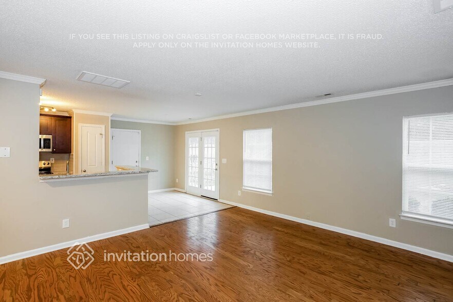 Building Photo - 8138 Chatham Oaks Dr