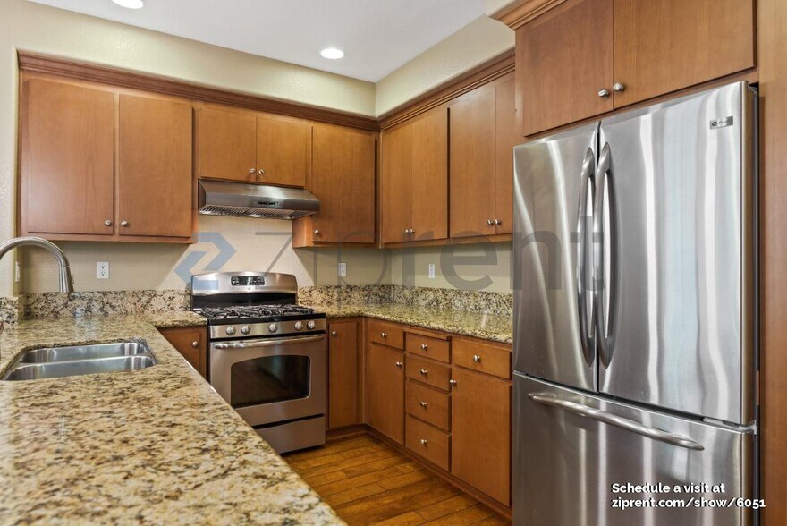 Building Photo - 937 Glen Valley Terrace