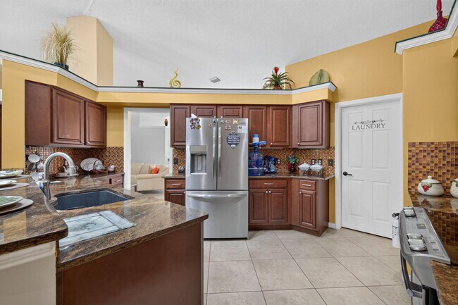 Building Photo - 3077 SE Galt Cir