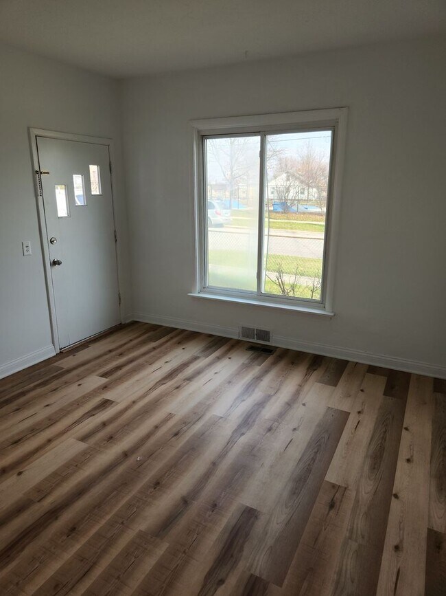 Building Photo - 264 N Jackson St