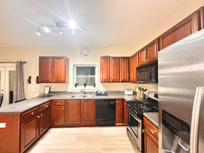 Building Photo - 175 Mill Creek Dr