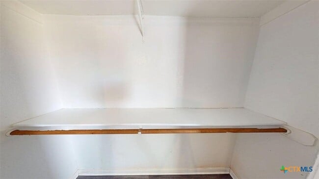 Building Photo - 106 Cedar Ridge Dr