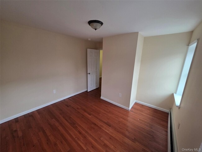 Building Photo - 42 Hasbrouck St