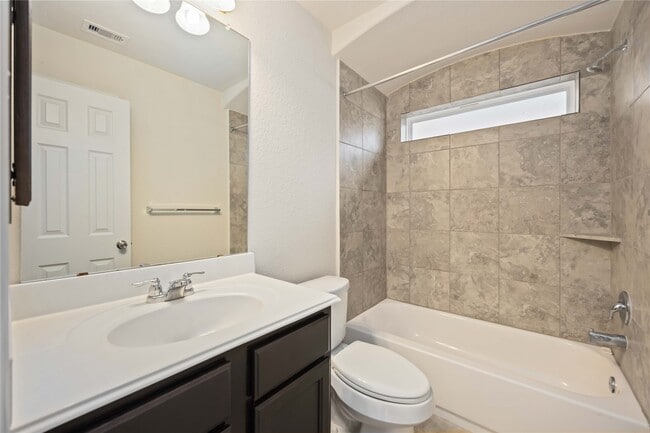 Building Photo - 14547 Myers Dr