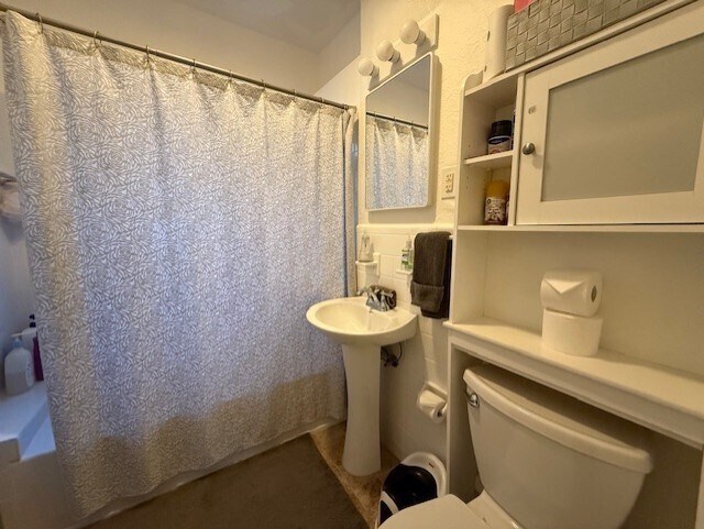 Building Photo - 26-28-28 Waverley Ave