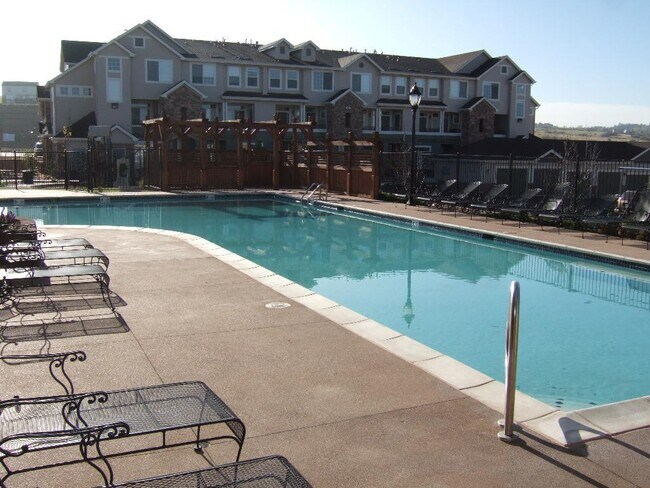 Building Photo - 2bed/2bath Townhome in Black Feather Castle Rock