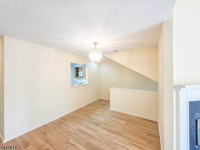 Building Photo - 1C Rutland Ln