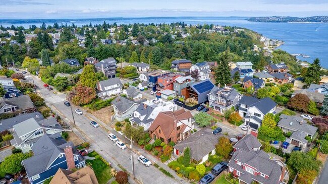 Building Photo - Stunning Air Conditioned 1931 Tudor in Coveted Admiral w/ Views