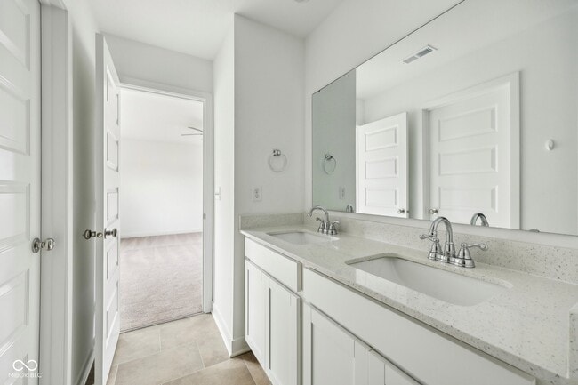 Building Photo - 17255 Gresham Ln