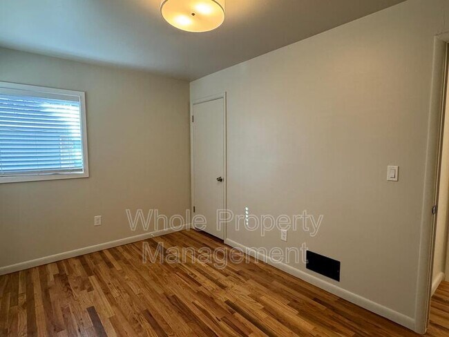 Building Photo - 5008 Alcott St