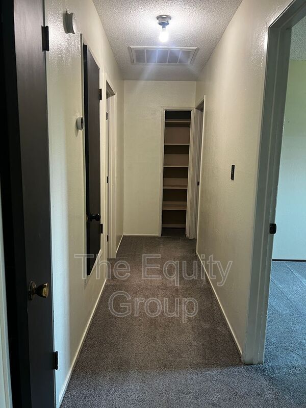 Building Photo - 1065 Lassen Dr
