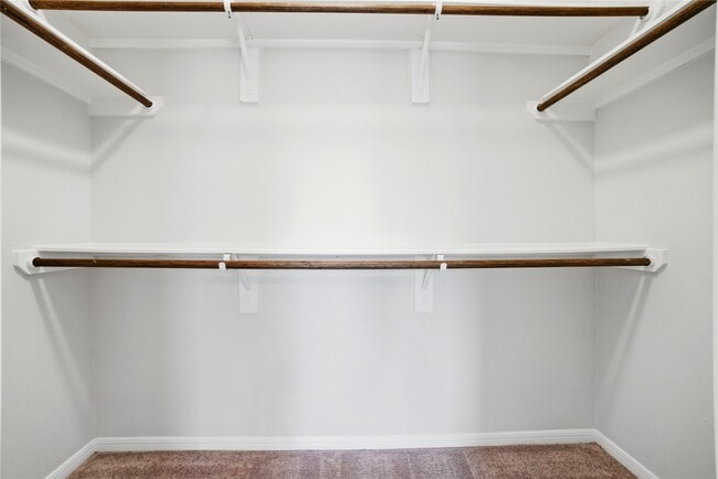 Building Photo - 116 Camelot Pl Ct