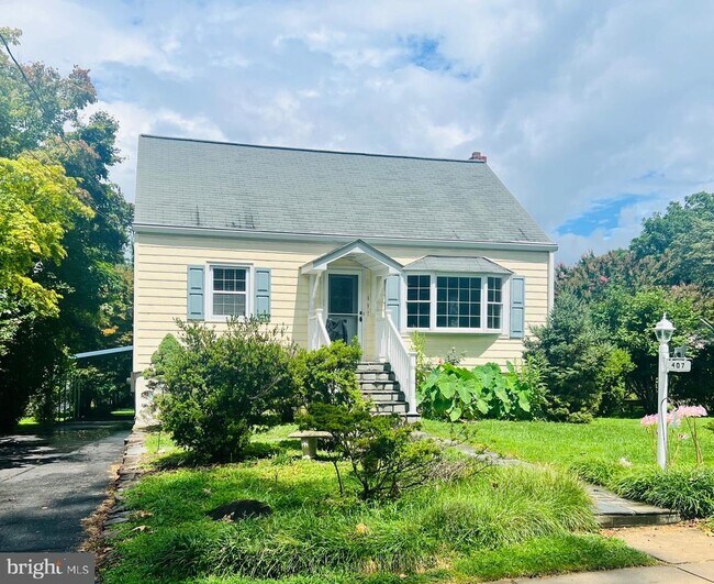Building Photo - 407 Anderson Ave