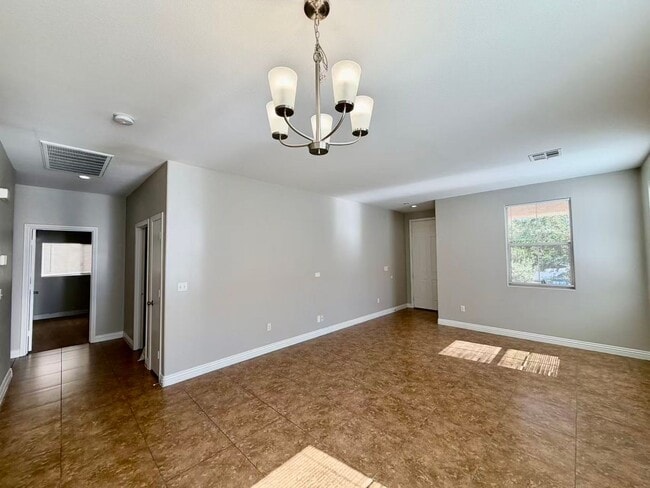 Building Photo - Beautiful single one-story home