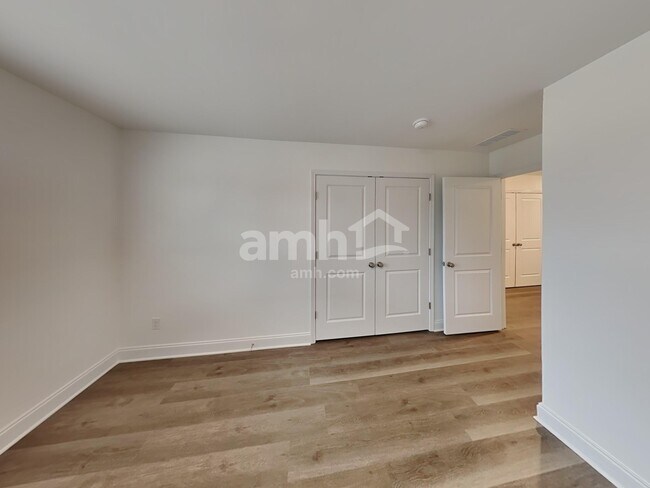 Building Photo - 306 Sharpe Ct