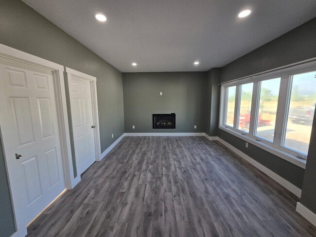 Building Photo - 3072 S 565 W