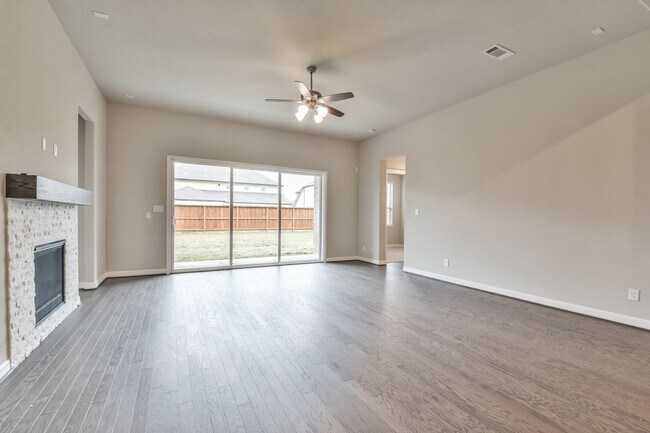 Building Photo - 27124 Regal Scott Dr