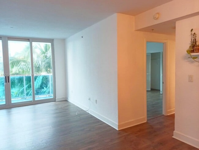 Building Photo - 7501 E Treasure Dr